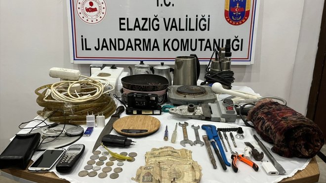 Elazığ'da evden hırsızlık yaptığı öne sürülen şüpheli yakalandı