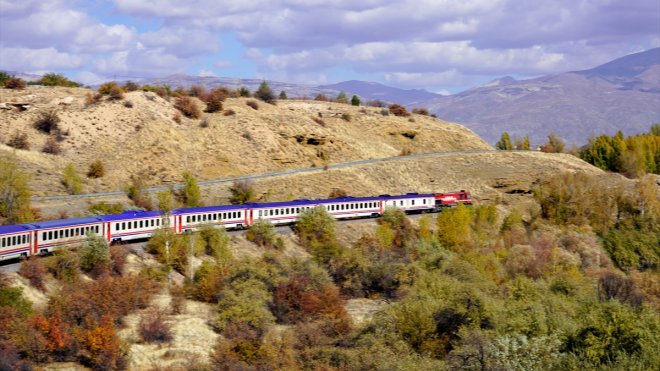 Doğu Ekspresi'nin Kemah-Erzincan rotası fotoğraf tutkunlarına doğal stüdyo oluyor