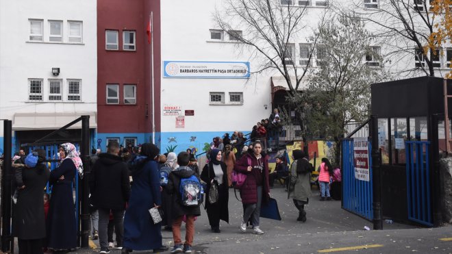 Erzurum'da 12 öğrenci gıda zehirlenmesi şüphesiyle tedavi altına alındı