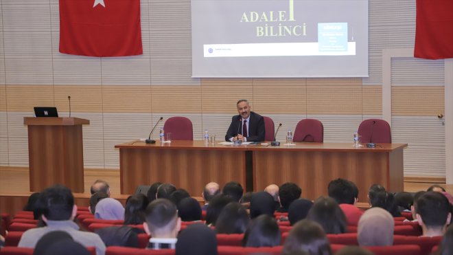 Erzurum'da "Adalet Bilinci" söyleşisi düzenlendi