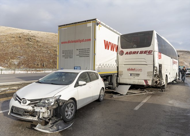 kişi otobüs, 3 tır Erzurum