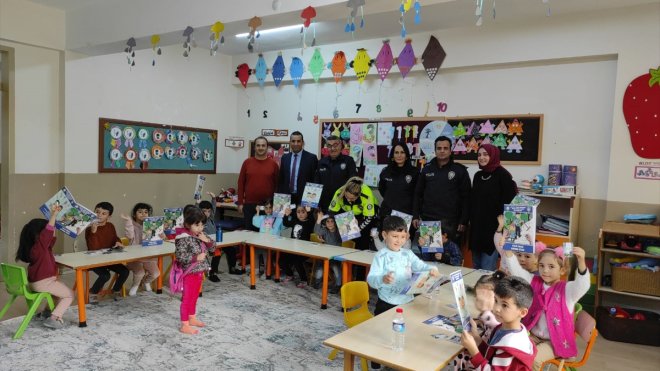 Kale'de öğrencilere güvenlik ve trafik eğitimi verildi
