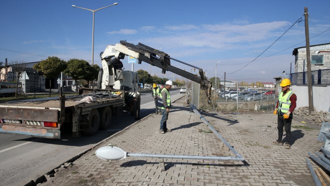 Muş'ta elektrik hatları yer altına alınıyor