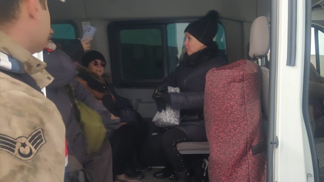 Nemrut Krater Gölü'nde mahsur kalan 14 kişi kurtarıldı