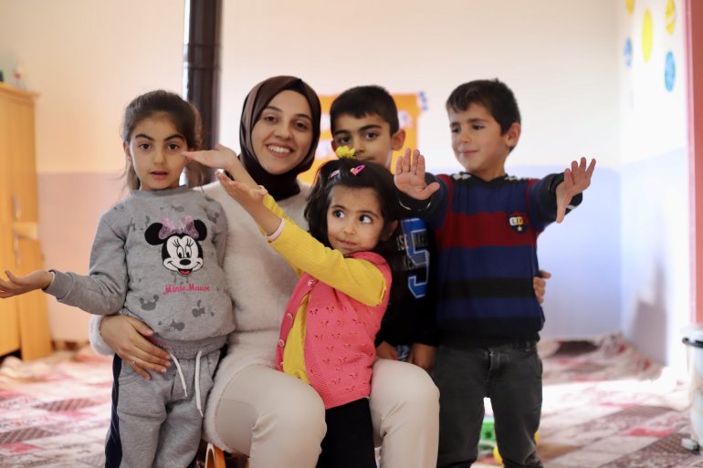 Öğrencilerine anne olan Tuğba öğretmen, çocukları yarınlara taşıyor2