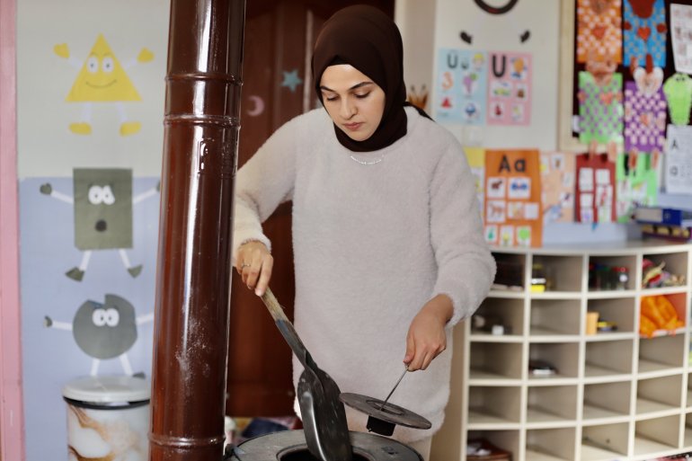 Öğrencilerine anne olan Tuğba öğretmen, çocukları yarınlara taşıyor3