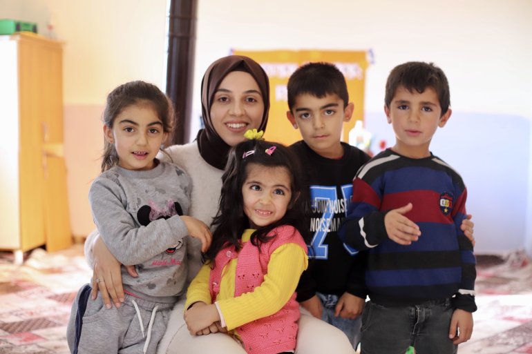 Öğrencilerine anne olan Tuğba öğretmen, çocukları yarınlara taşıyor7