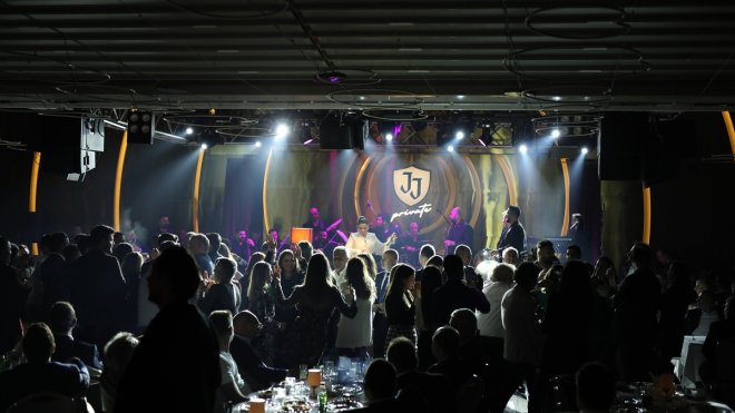 QUA Granite, bayileri ile buluştu