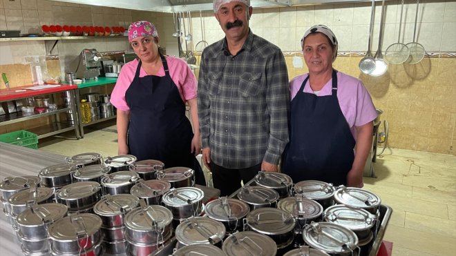 Tunceli Belediyesinden ihtiyaç sahiplerine sıcak yemek desteği