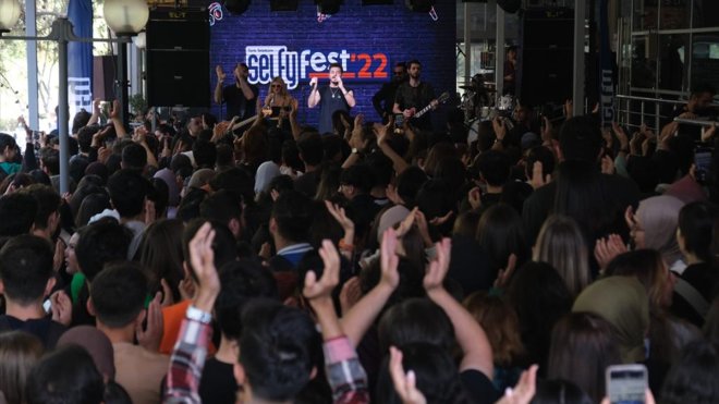 Türk Telekom 'Selfy Kampüste' ile üniversite öğrencileriyle buluştu