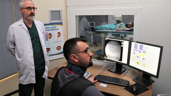 Van'da böbrek taşı kırma ünitesiyle hastaların yüzde 90'ı tedavi ediliyor