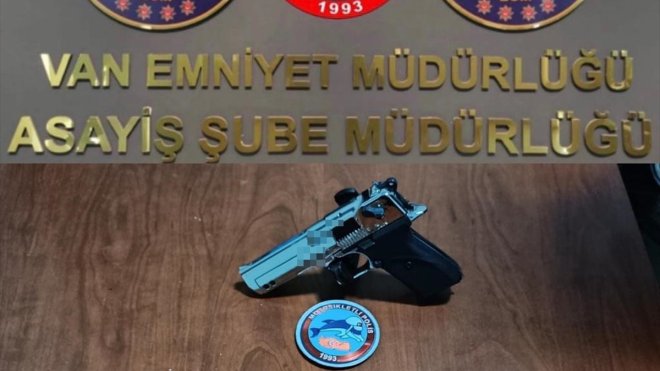 Van'da farklı suçlardan aranan 24 kişi tutuklandı