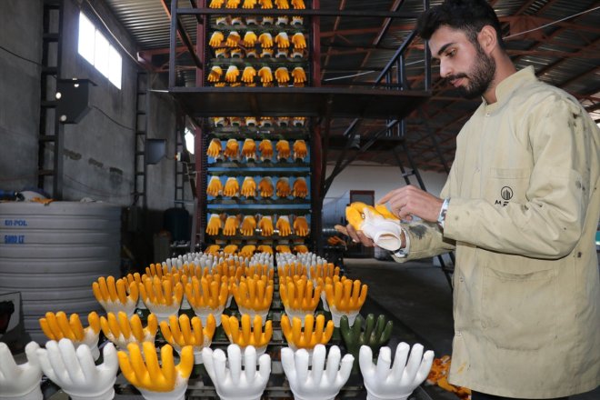 Ailesinin memleketine - dönüp iş oldu Ağrılı AĞRI girişimci ihracatçı ithalatından etkilenen eldiveni 15