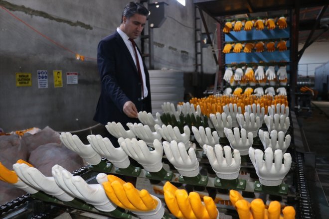 - girişimci Ailesinin etkilenen AĞRI dönüp eldiveni ihracatçı Ağrılı oldu iş memleketine ithalatından 20