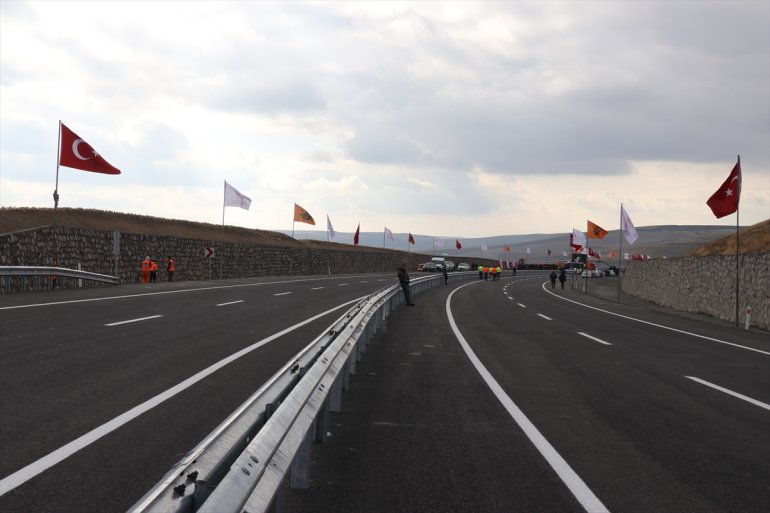 Ağrı-Hamur-Tutak-Patnos kara yolu ulaşıma açıldı9