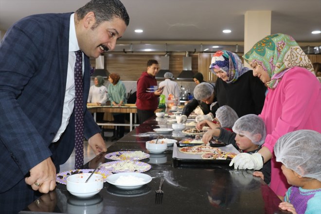 geçirdi yaşayan üniversitelilerle Ağrı