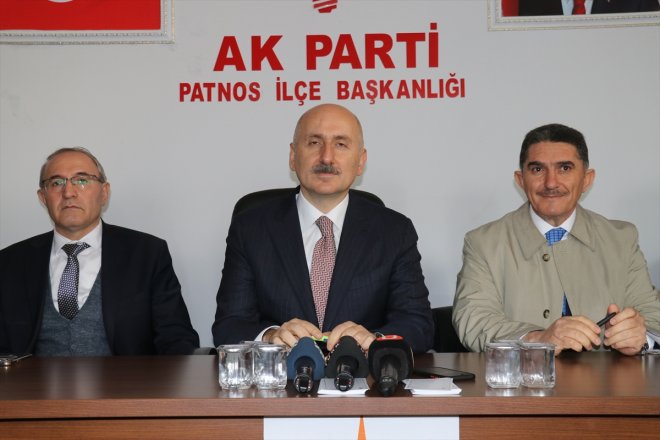 Ulaştırma ve Altyapı Bakanı Karaismailoğlu Ağrı Patnos'ta partililerle buluştu: