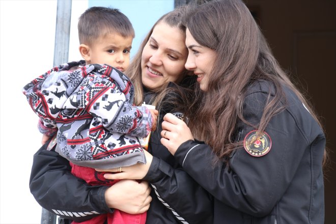 polisinden kuvvet malzemeleri Ağrılı çevik kırtasiye çocuklarının köy 10