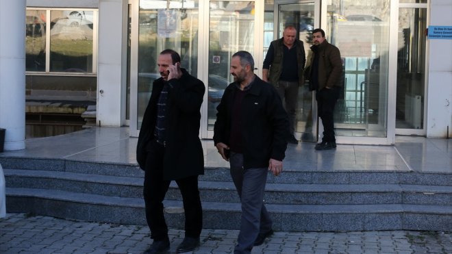 Bitlis'te EYT'liler SGK binalarında yoğunluk oluşturdu