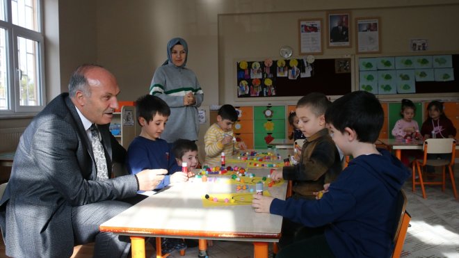 Bitlis Milli Eğitim Müdürü Korkmaz, anasınıflarını ziyaret etti1