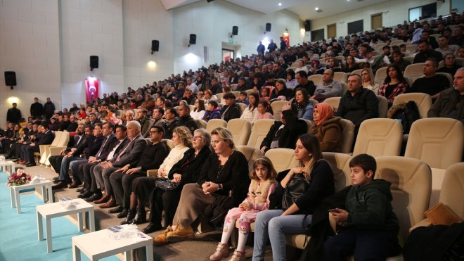 Bitlis'te jandarma personeli öğrencilerle konser verdi
