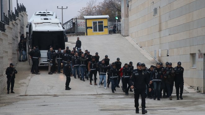 Elazığ ve Bingöl'de 'Silindir Operasyonu' kapsamında 17 zanlı tutuklandı