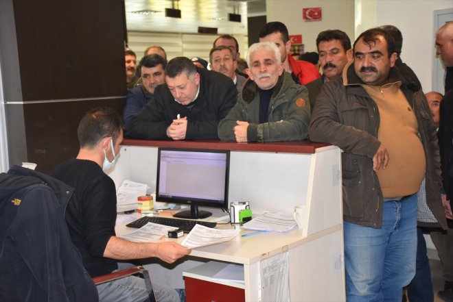 SGK önlerinde vatandaşlar oluşturdu EYT