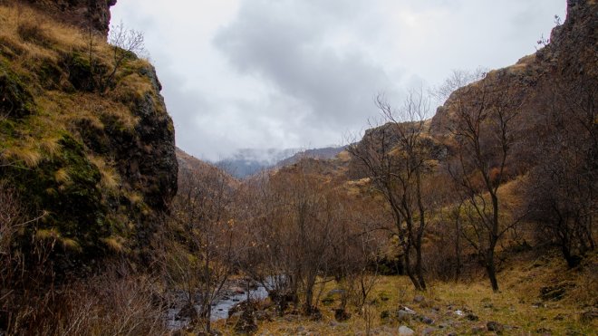 Erzurum'daki Karanlıkdere Kanyonu, doğal güzelliğiyle dağcıların rotasında