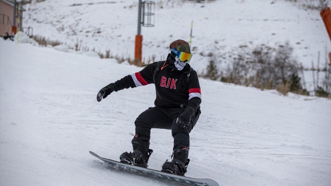 Kayak sezonunu erken açan Palandöken'e 15-20 bin Rus turist gelmesi bekleniyor