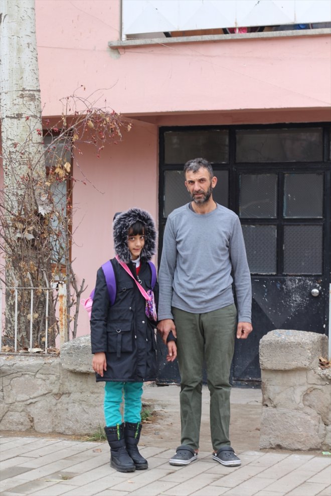 güçlüğü engelli ERZURUM - öğrendi yazma çeken zihinsel ayda Konuşma Melek, 15 okuma 12