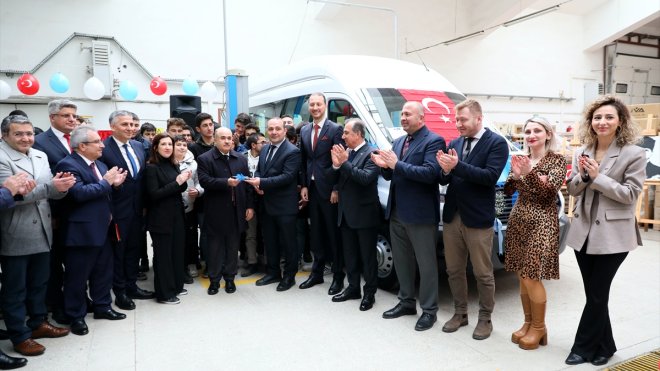 Ford Otosan Samsun'da iki okula araç hibe etti