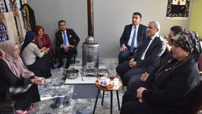 Hakkari Milli Eğitim Müdürü Gür, Yüksekova'daki kurslarda incelemelerde bulundu