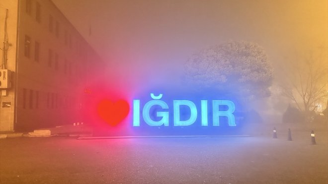 Iğdır'da üç gündür yoğun sis etkili oluyor