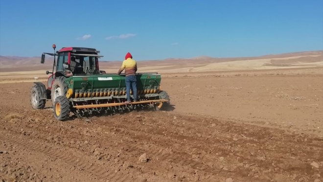 İpekyolu Belediyesinin çiftçilere yönelik destekleri sürüyor