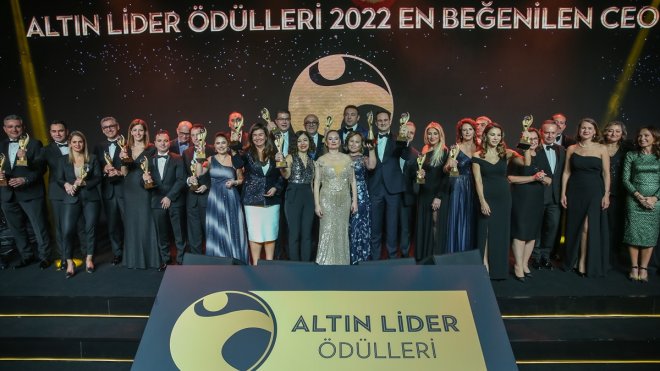 İSTANBUL - Türkiye’nin En Beğenilen CEO Altın Liderleri ödüllerine kavuştu1
