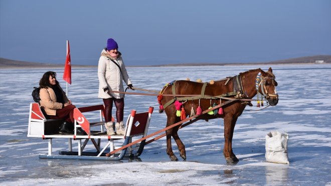 KARS - Atlı kızaklar Çıldır Gölü
