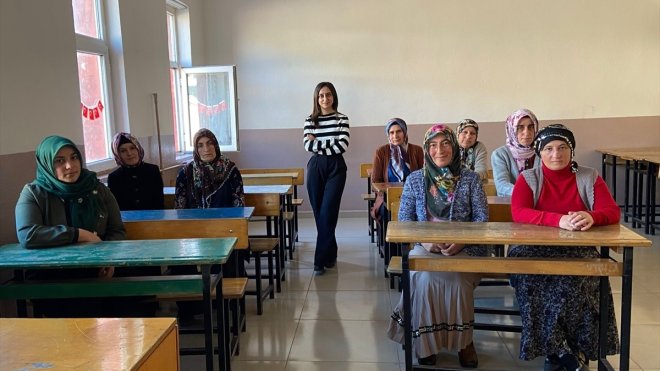 Erzurum, Ardahan ve Kars'ta 'Aile Okulu Projesi' ile veliler okullu oldu