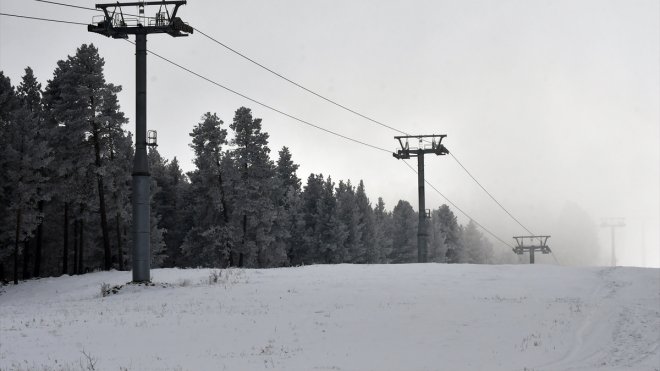 Yeni yıl hazırlıkları tamamlanan Cıbıltepe'de kar bekleniyor