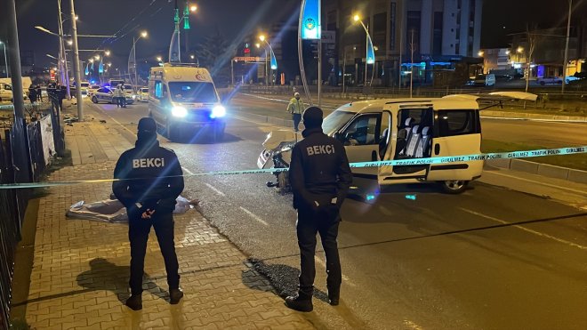 MALATYA - Hafif ticari aracın kaldırımda çarptığı 2 yaya hayatını kaybetti1
