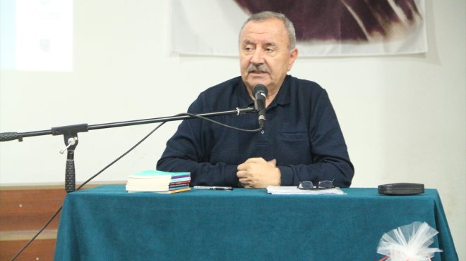 Şair Şükrü Erbaş, Güroymak'ta öğrencilerle bir araya geldi