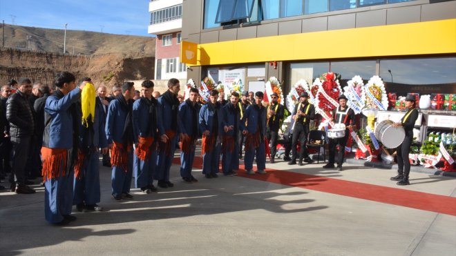 Tatvan'da akaryakıt istasyonu açıldı