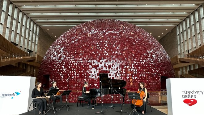 Türk Telekom’dan "Dünya Engelliler Günü"nde AKM’de sanat etkinlikleri