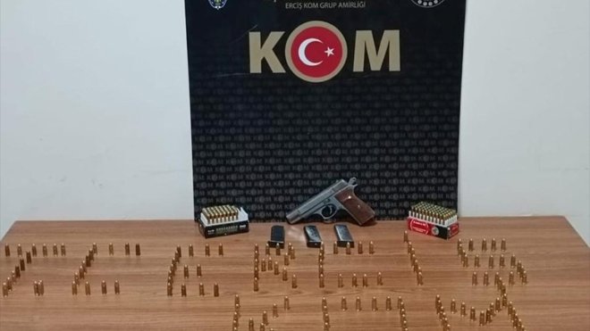 Van'da kaçakçılık operasyonlarında 10 şüpheli hakkında işlem yapıldı