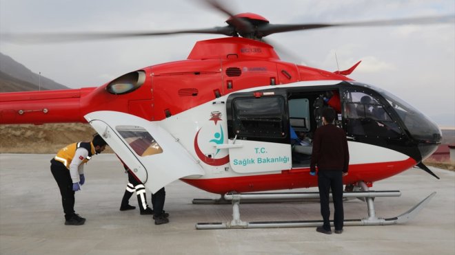 Van'da kalbi duran lise öğrencisi doktorların müdahalesiyle hayata döndürüldü