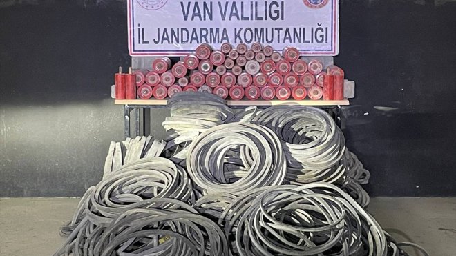 Van'da taş ocağından malzeme çalan şüpheli tutuklandı