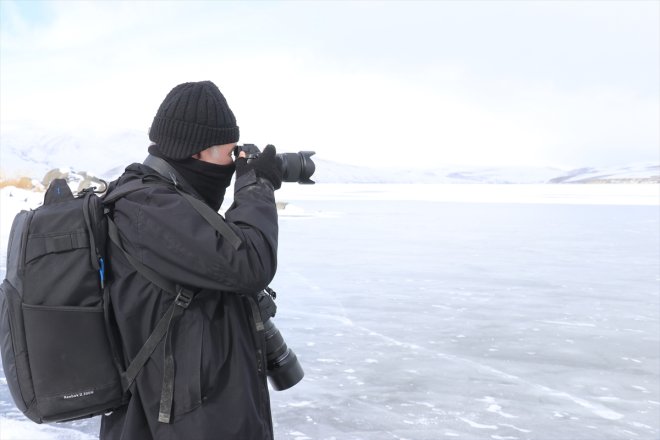- ağırlıyor Balık tutkunlarını kaplı buzla fotoğraf Gölü Yüzeyi AĞRI 11