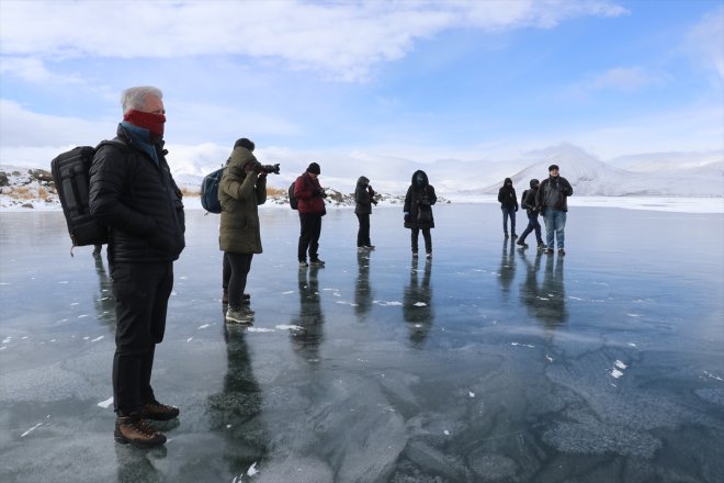 AĞRI Gölü - kaplı ağırlıyor Yüzeyi Balık fotoğraf tutkunlarını buzla 9