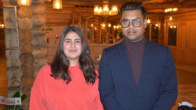 Bangladeşli çift, dünya mutfağının lezzetlerini Tatvan'a taşıdı