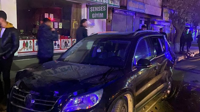 Bitlis'te trafik kazasında 2 kişi yaralandı