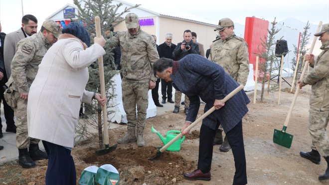 Bitlis Valisi Çağatay, jandarma asayiş noktası binasının açılışına katıldı